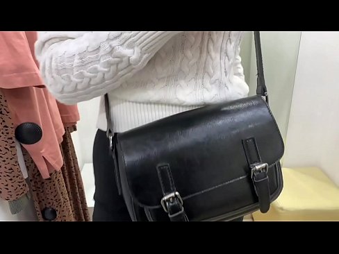 ❤️ Masturbació pública de la jove gossa FeralBerry amb un consolador al provador ❌ Vídeo porno al ca.yourxxxvideos.ru ❌️❤