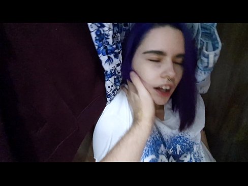 ❤️ Vaig trobar la meva germana a l'armari i la vaig ajudar a correr-se ❌ Vídeo porno al ca.yourxxxvideos.ru ❌️❤